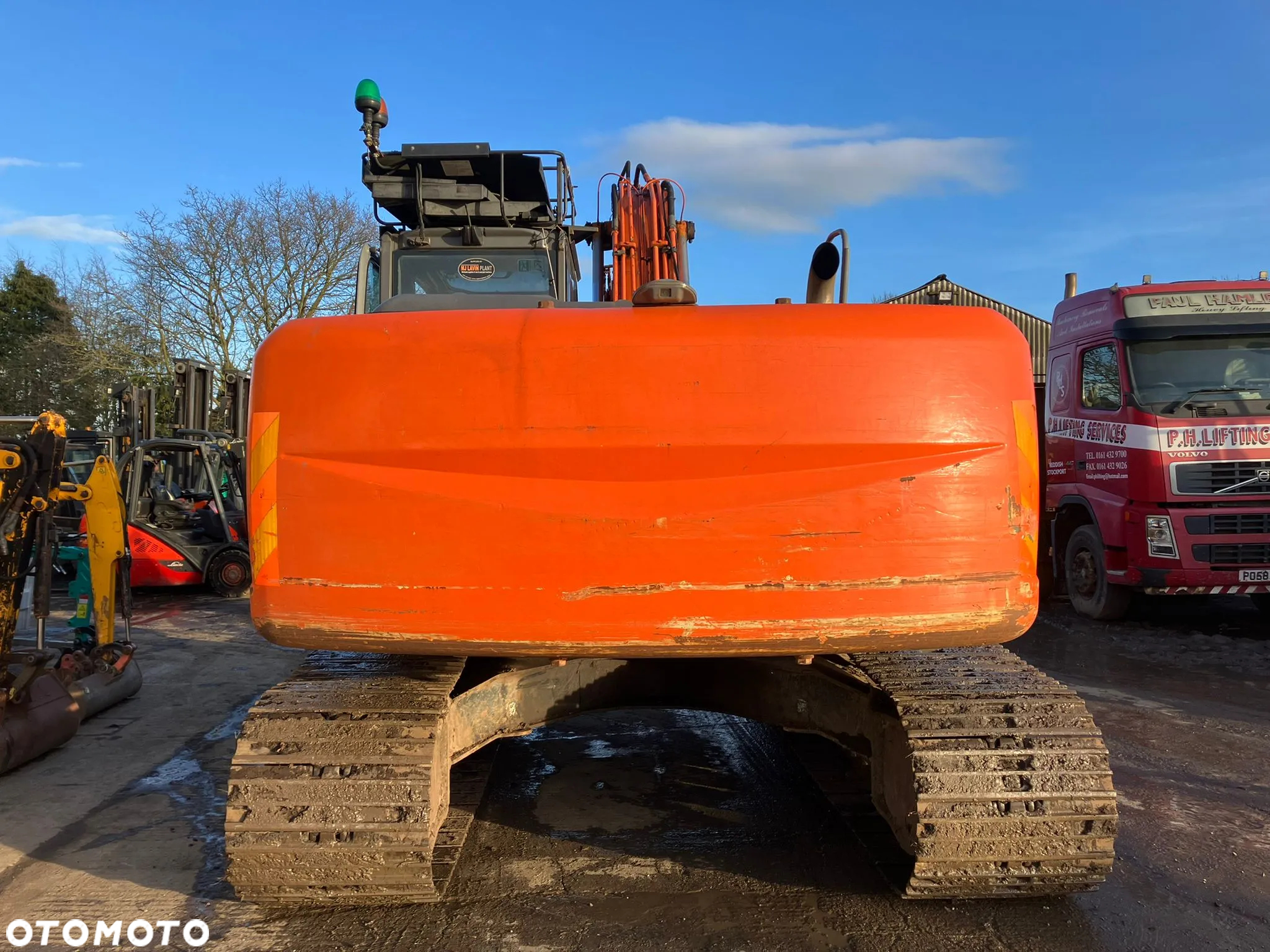 Hitachi ZX210LC-3 - 7