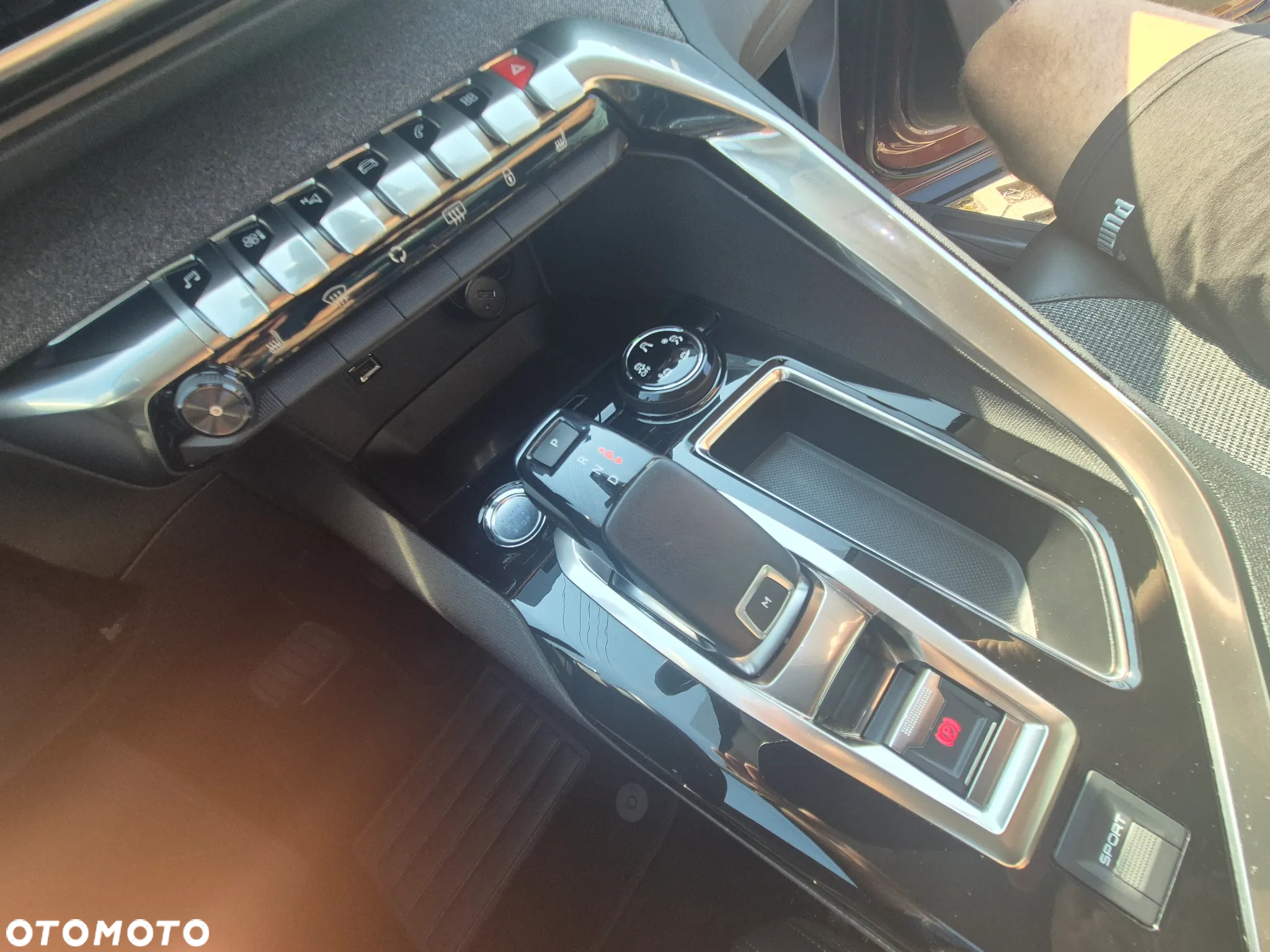 Peugeot 3008 1.2 PureTech Allure S&S EAT6 - 8