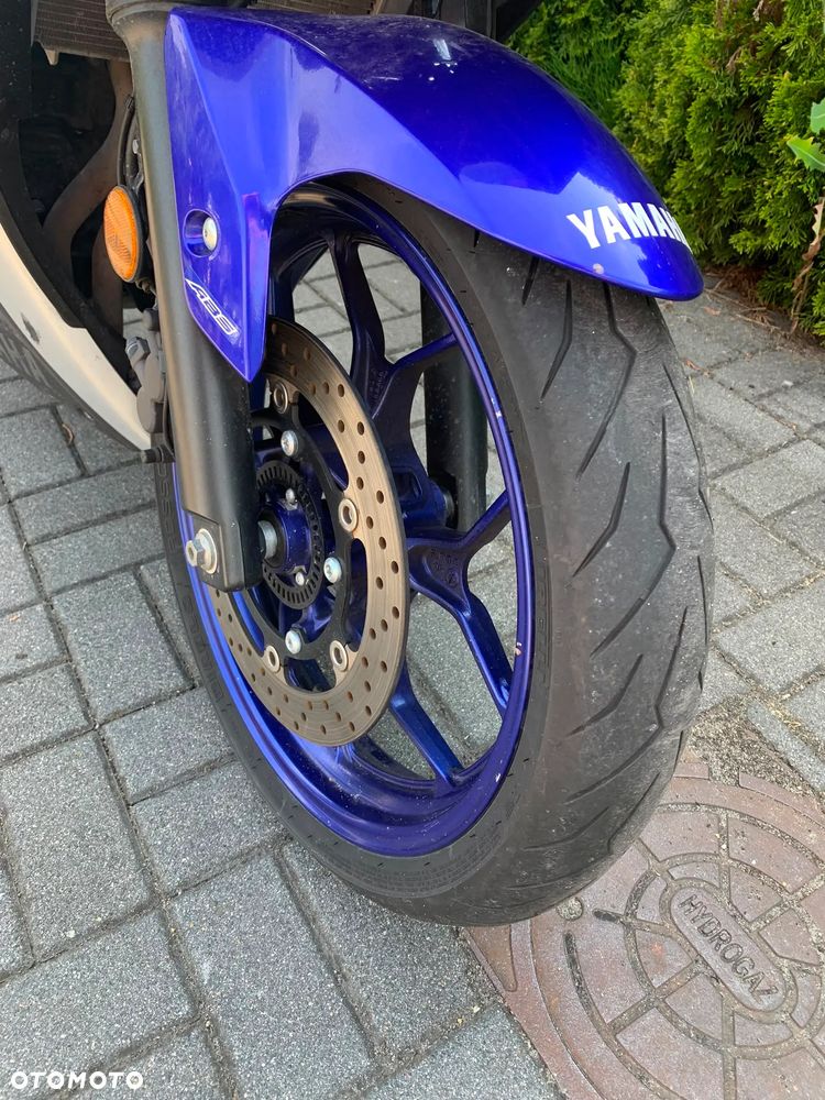 Yamaha YZF - 12
