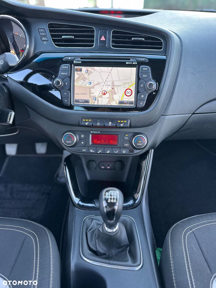 Kia Ceed 1.4 CVVT Dream-Team Edition - 31