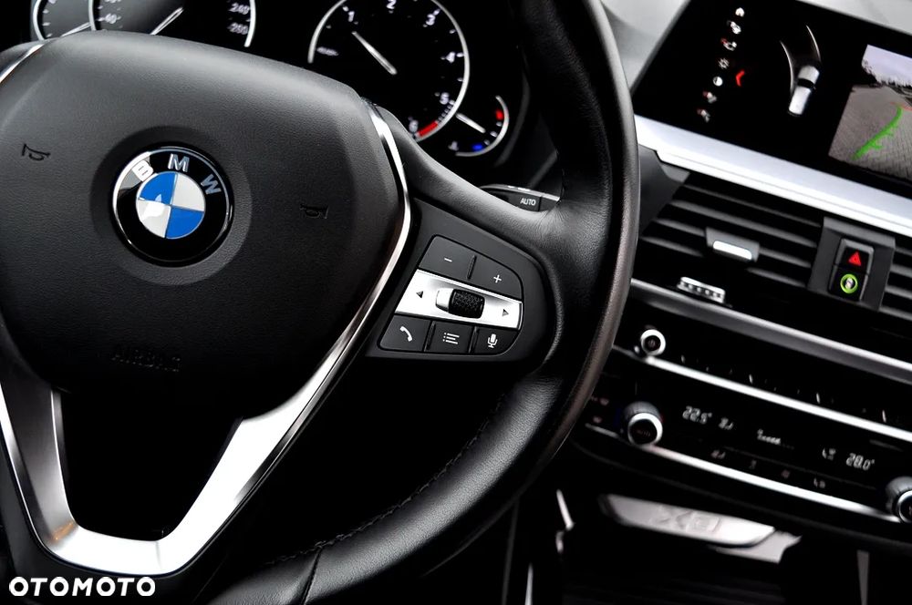 BMW X3 sDrive18d Business Edition - 27