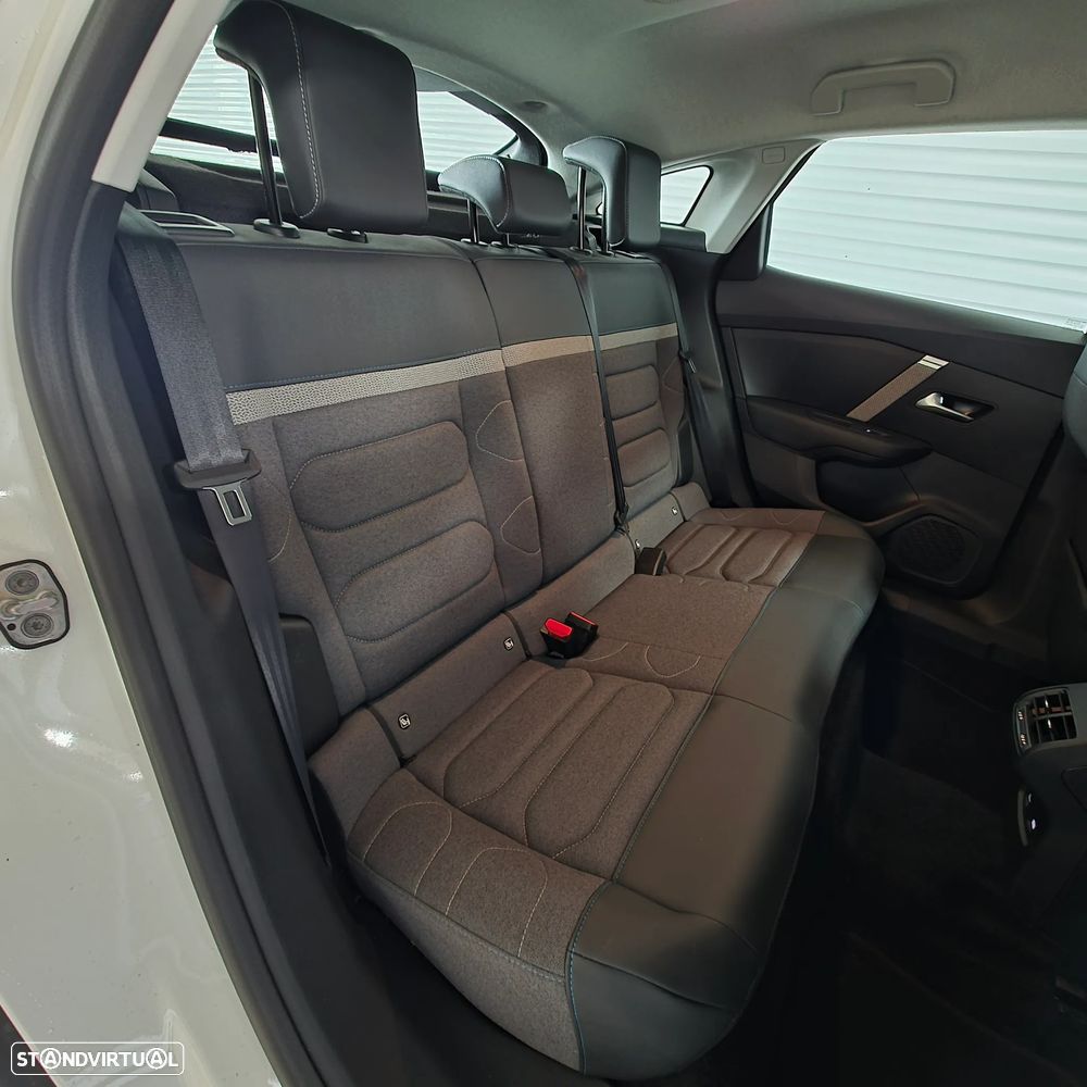 Citroën e-C4 136 YOU - 16