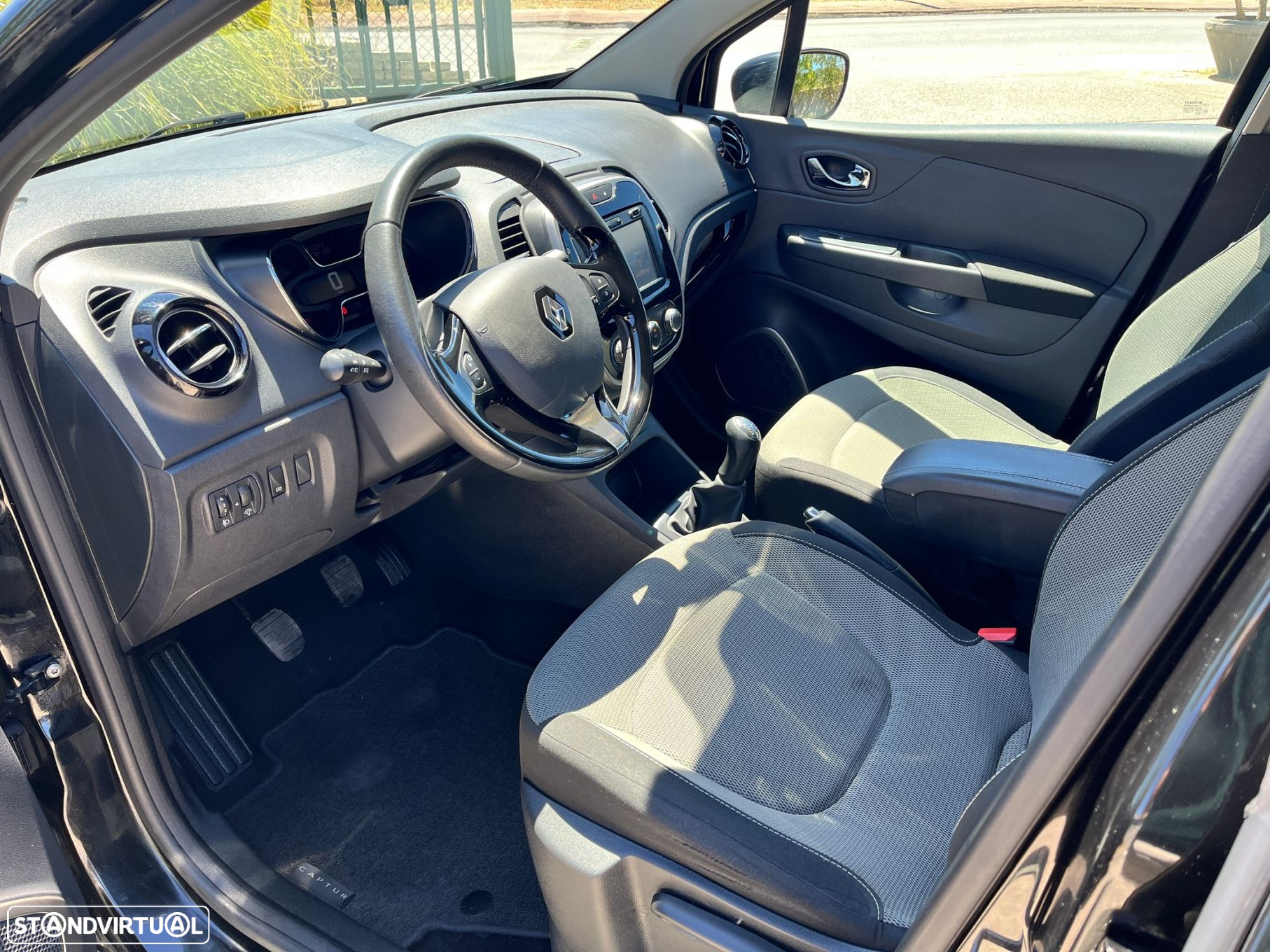Renault Captur 1.5 dCi - 17