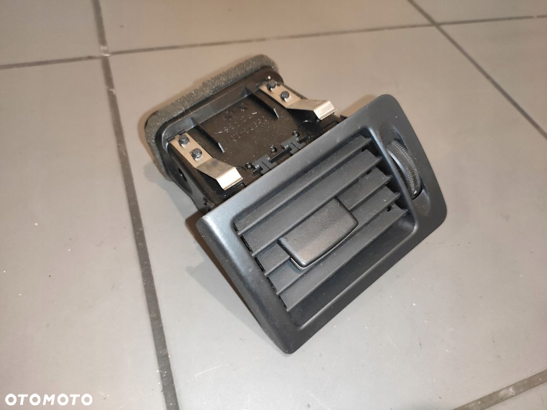 MERCEDES C-KLASA W204 LIFT KRATKI KRATKA NAWIEWU LEWA PRAWA BDB - 7