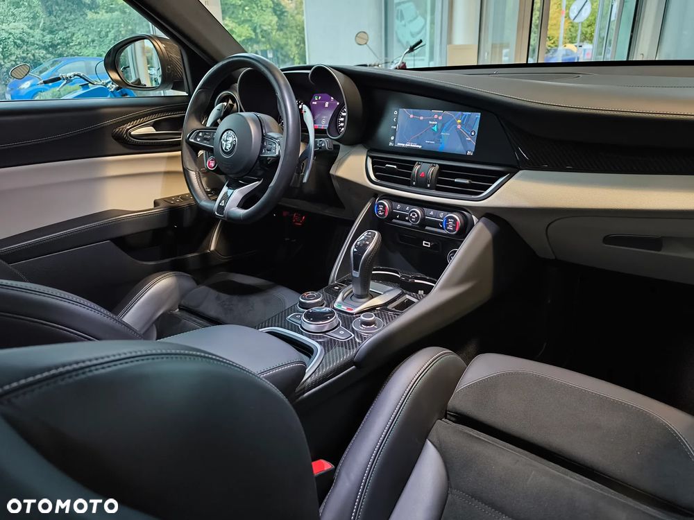 Alfa Romeo Giulia 2.9 Bi Turbo V6 Quadrifoglio - 13