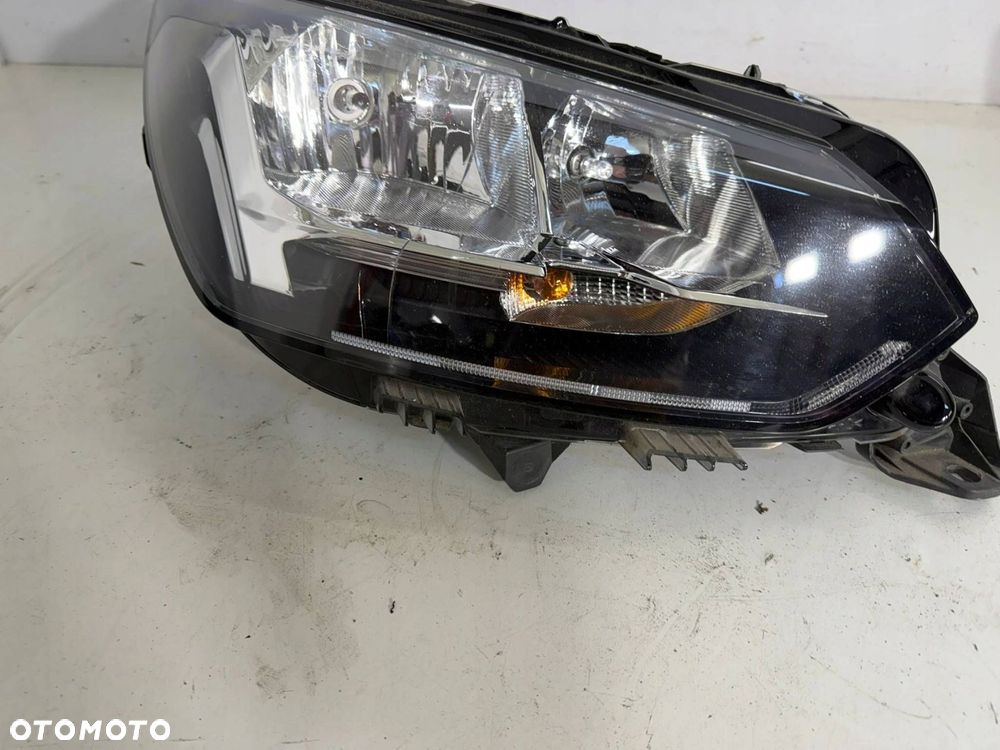 lampa prawy przód prawa przednia peugeot 208 ii eu - 5