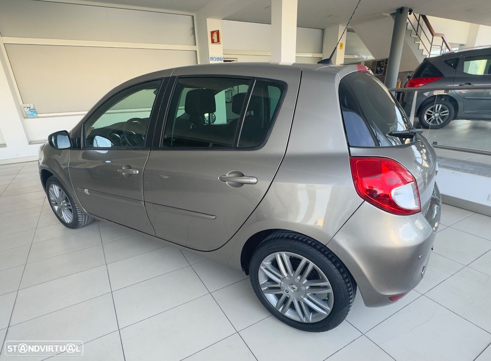 Renault Clio 1.2 16V Dynamique S - 8