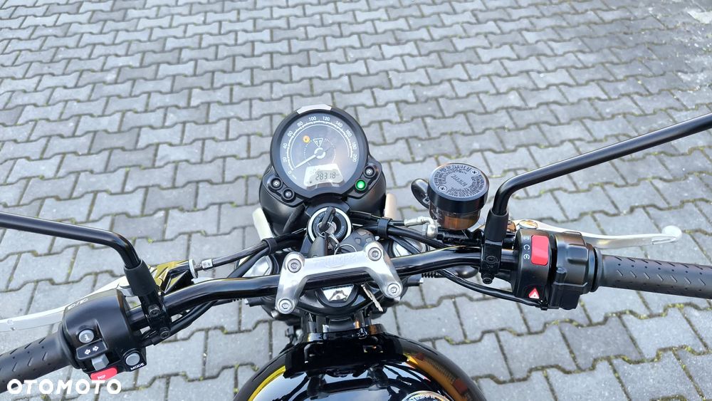Triumph Street Twin - 11