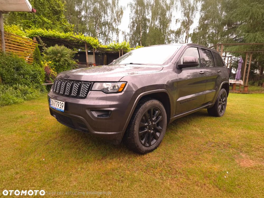 Jeep Grand Cherokee - 1