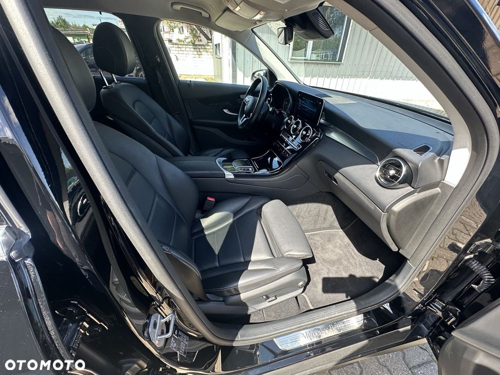 Mercedes-Benz GLC 300 de 4-Matic Business Edition - 22