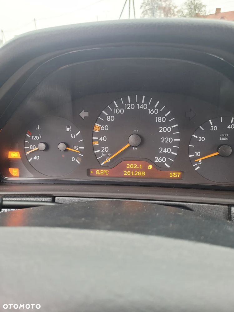 Mercedes-Benz Klasa E 430 T Elegance - 21