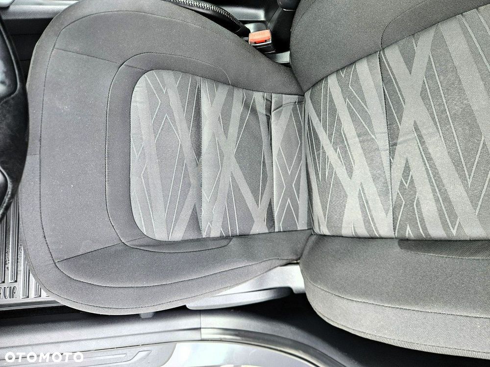 Kia Ceed 1.6 CRDi 128 Dream-Team Edition - 23