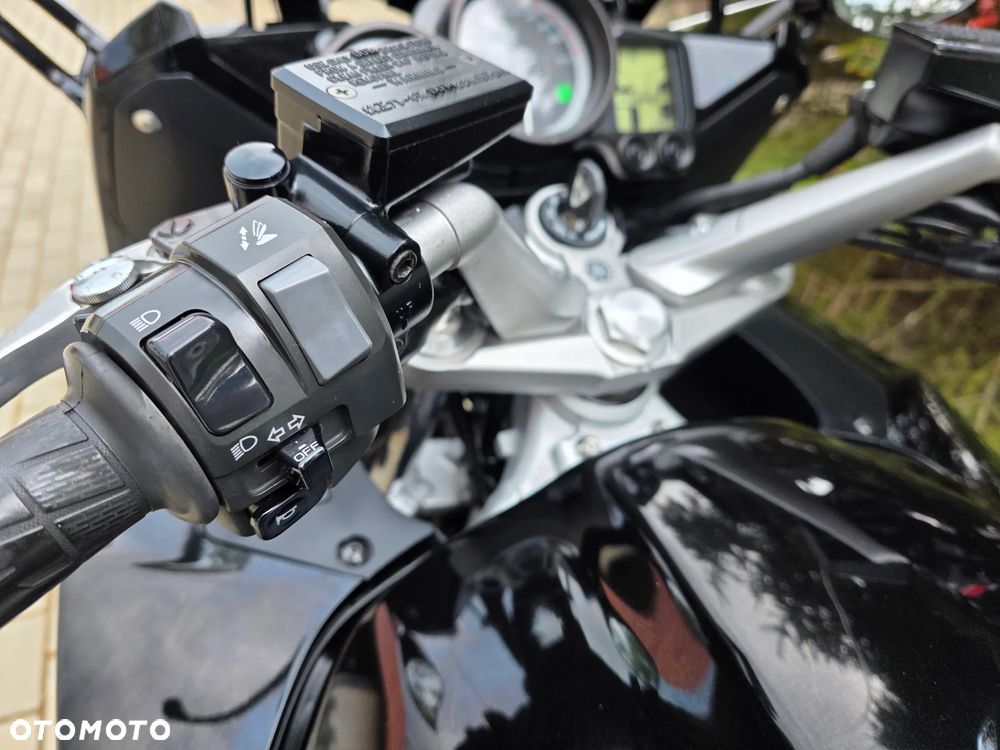 Yamaha FJR - 35