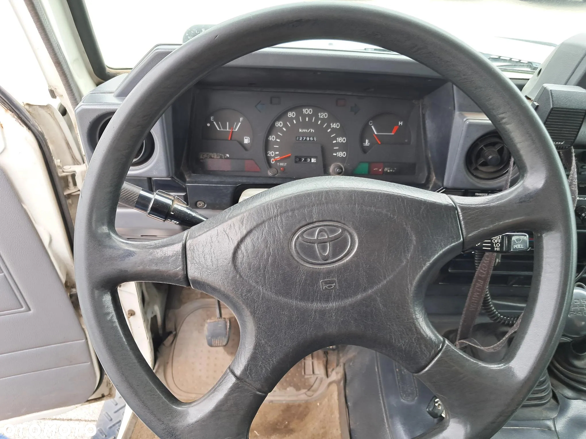 Toyota Land Cruiser - 10