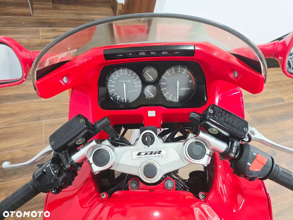 Honda CBR - 3