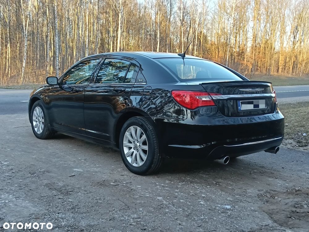Chrysler 200 - 4