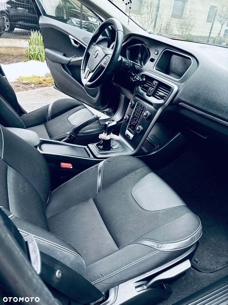 Volvo V40 D2 Momentum - 12