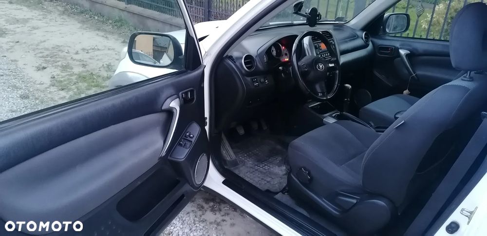 Toyota RAV4 D-4D 4x4 - 7