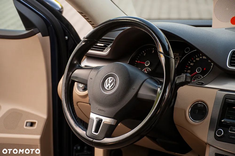 Volkswagen Passat 2.0 TDI Comfortline Optimum - 26