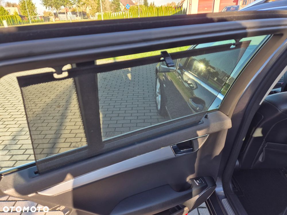 Mercedes-Benz Klasa C 180 T Kompressor Automatik BlueEFFICIENCY Avantgarde - 30