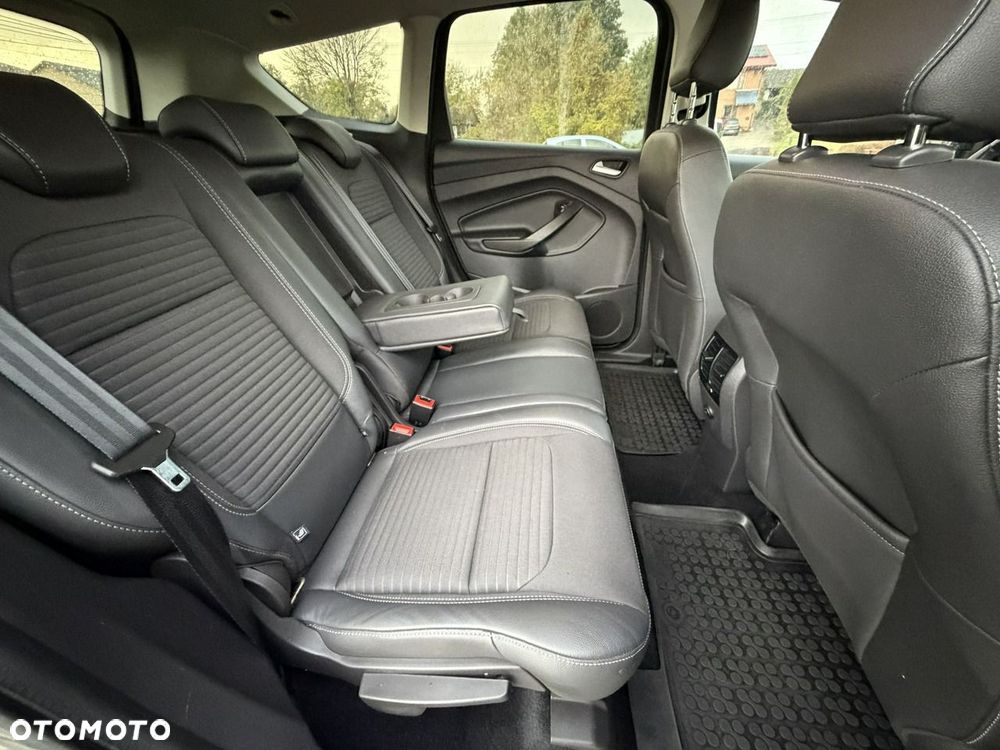 Ford Kuga - 12