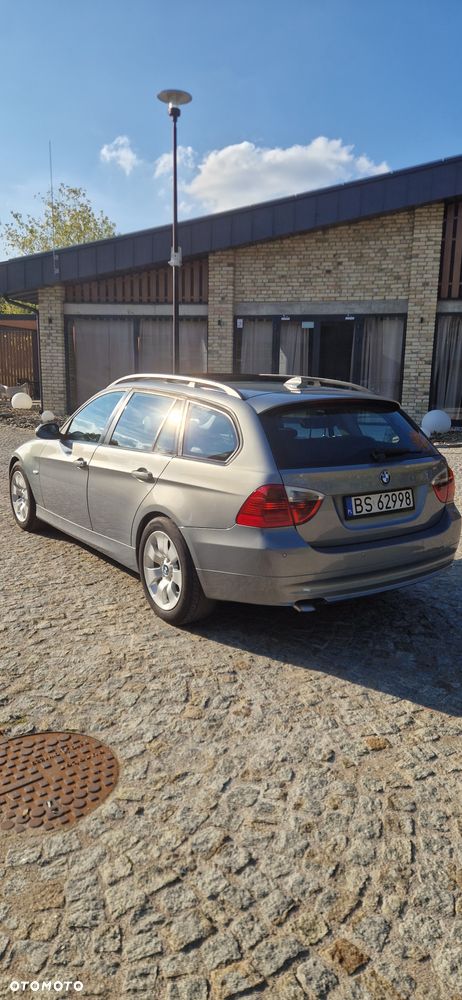 BMW Seria 3 320d - 4