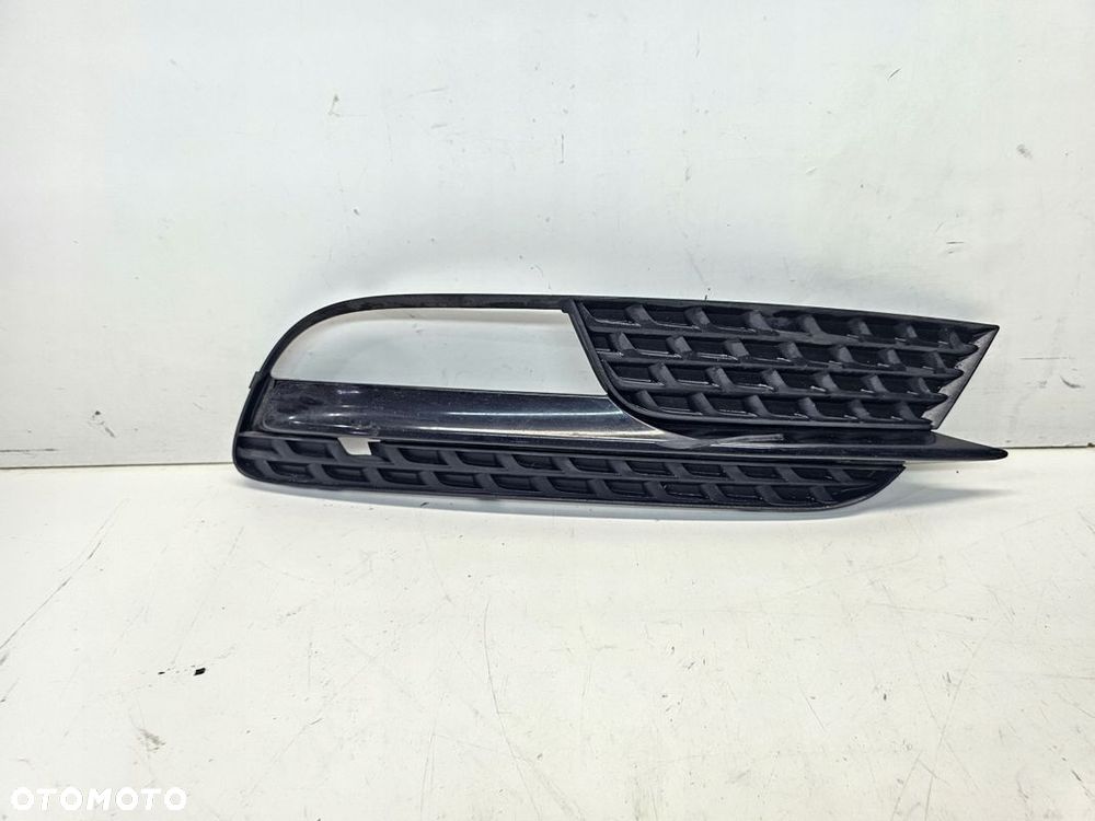 KRATKA ATRAPA ZDERZAKA PRAWA AUDI A5 8T LIFT 8T0807682H - 1