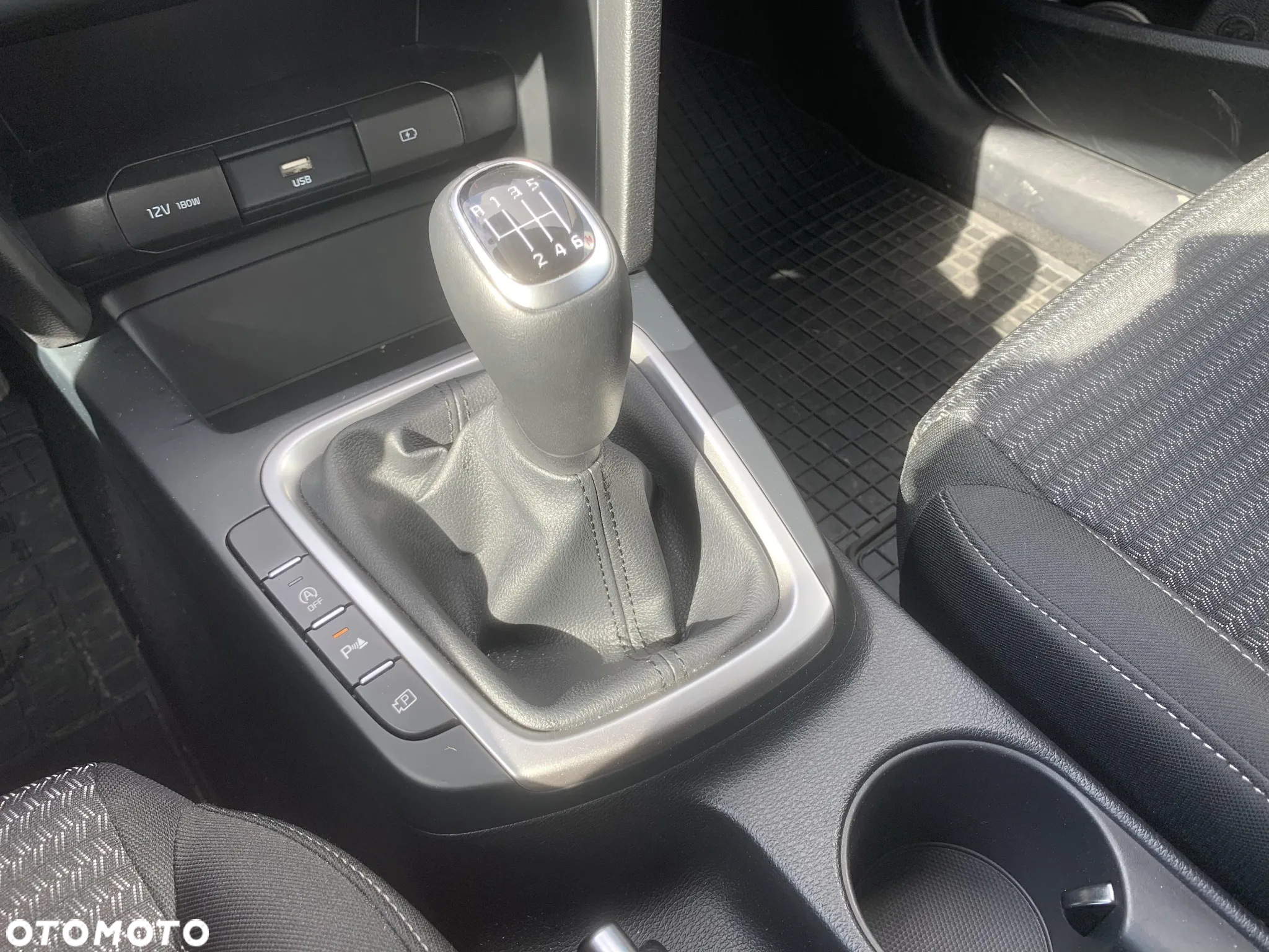 Kia Ceed 1.5 T-GDI M - 14
