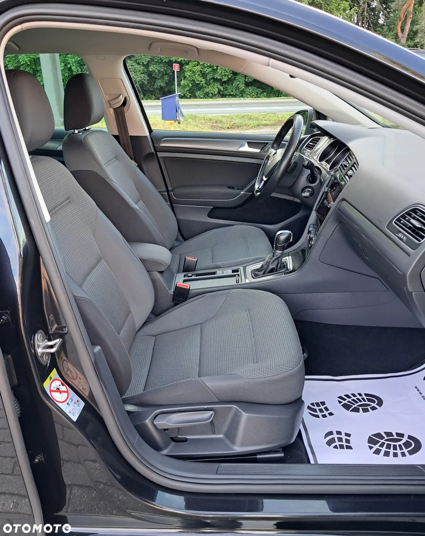 Volkswagen Golf 1.6 TDI SCR DSG Comfortline - 10