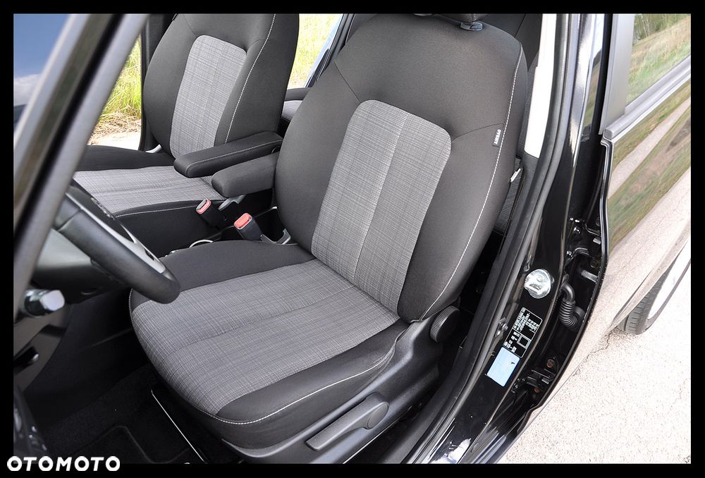 Kia Venga 1.4 CVVT Business Line - 23