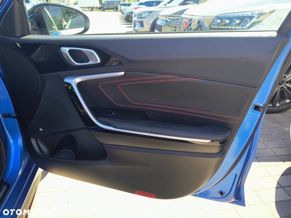 Kia ProCeed - 17