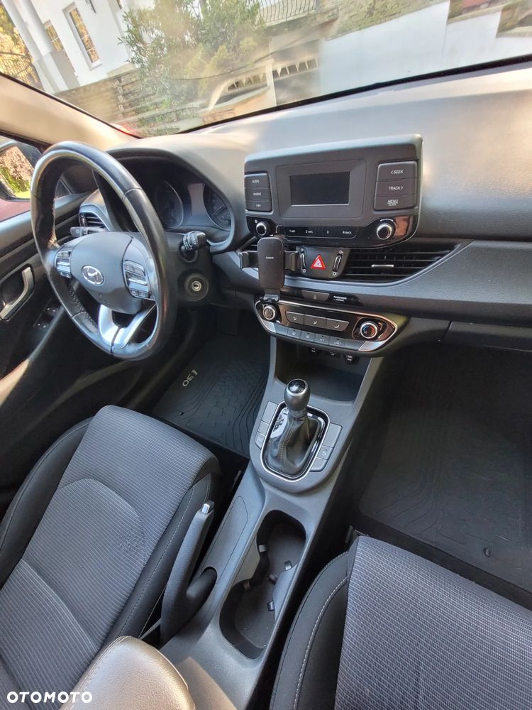Hyundai i30 1.6 D Classic + DCT - 20