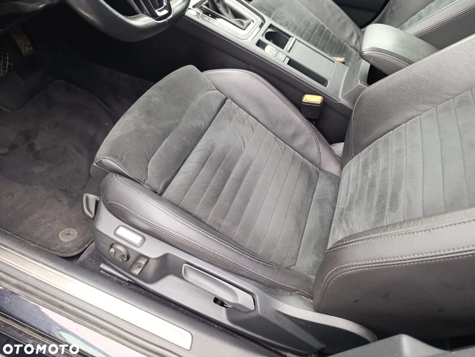 Volkswagen Passat 2.0 TDI 4Mot Elegance DSG - 13