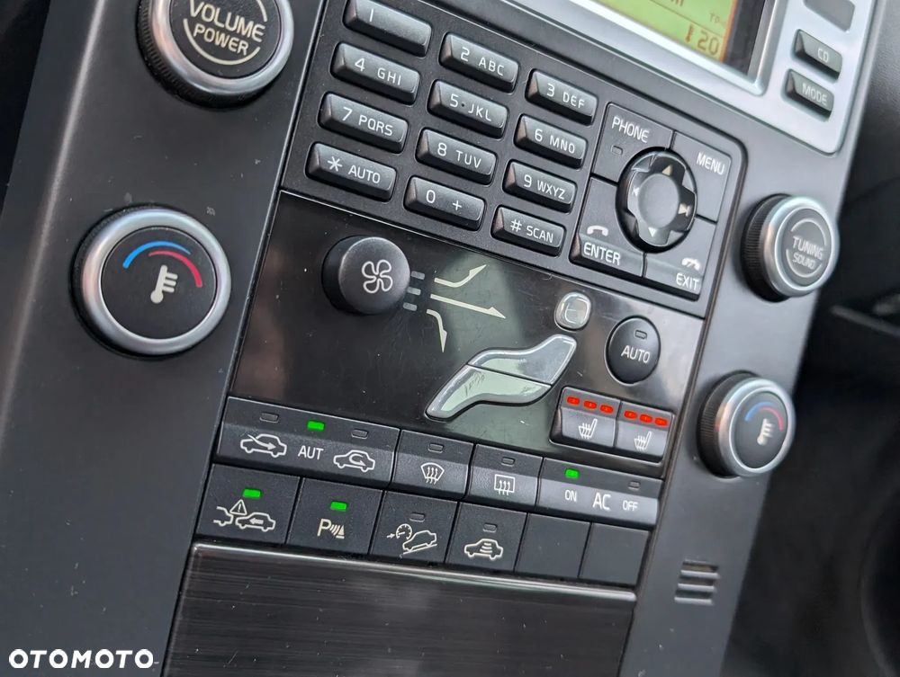 Volvo XC 70 - 23