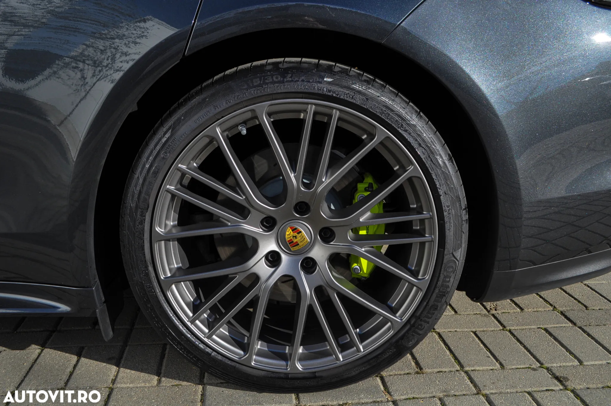 Porsche Panamera 4 E-Hybrid Platinum Edition - 32