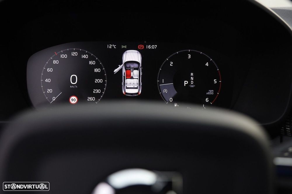 Volvo XC 40 2.0 D3 R-Design Geartronic - 29