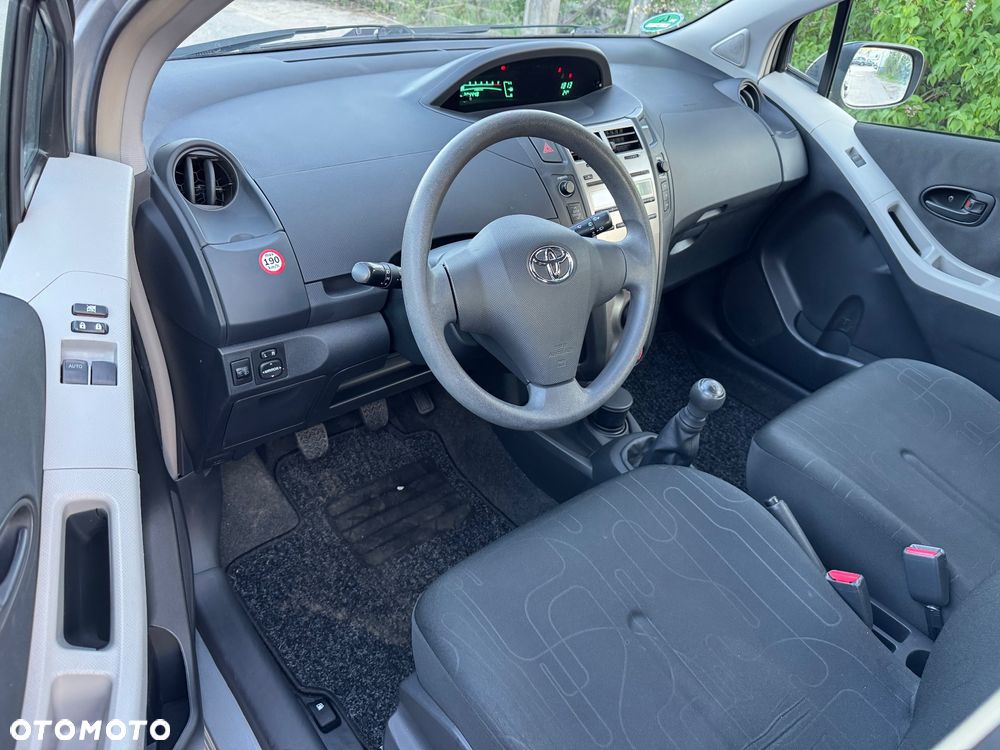 Toyota Yaris 1.0 VVT-i Sol - 18