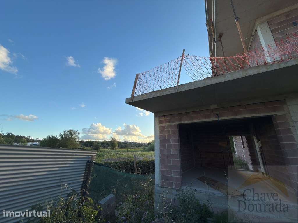 Apartamento T3 com logradouro e garagem - Mealhada - Grande imagem: 5/23
