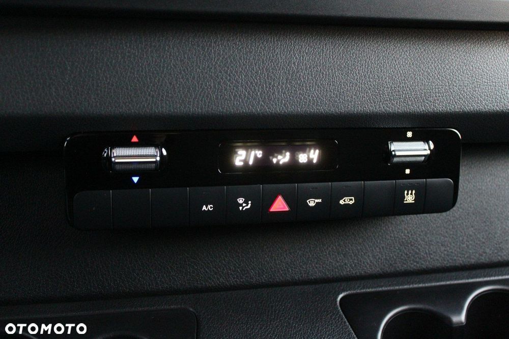 Mercedes-Benz Sprinter - 16