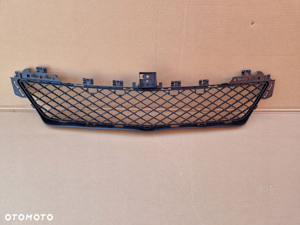 MERCEDES C KLASA W 204 KRATKA ZDERZAKA ŚRODKOWA A2048850624 NOWA ORYGINAŁ