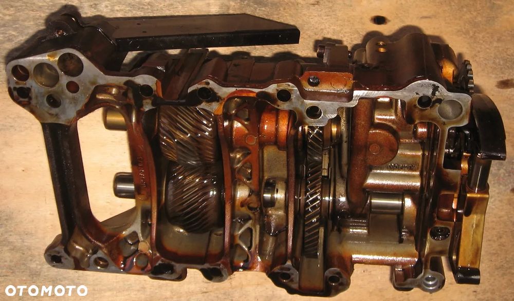 pompa oleju AUDI A4 B6 2.0 ALT - 2
