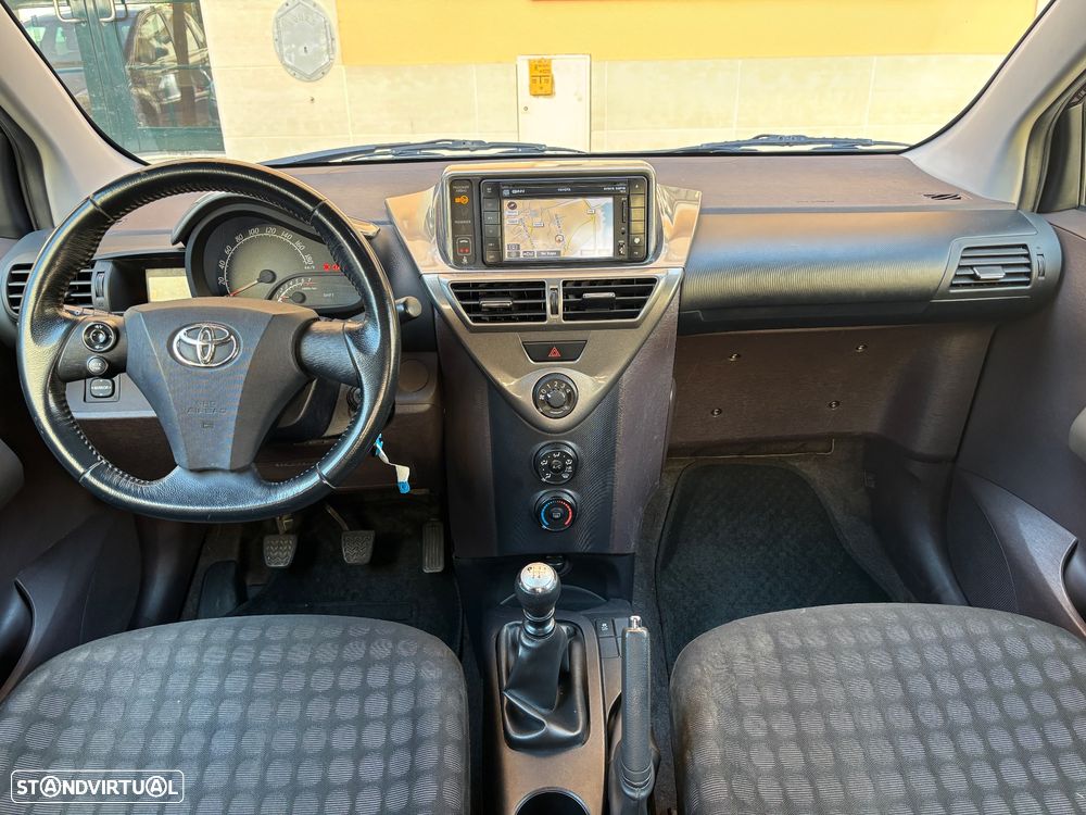Toyota iQ 1.0 VVT-i 2 NAVI+Bluetooth - 9