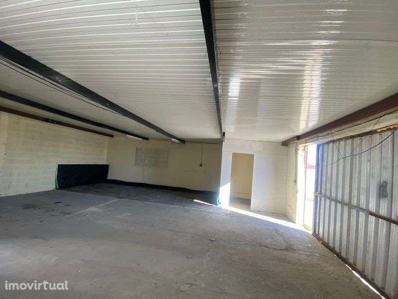 Open space com 2 quartos e 1 WC, cerca de 150m2 - Grande imagem: 2/2