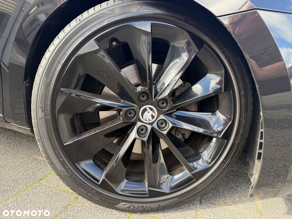Skoda Superb 2.0 TDI DSG Sportline - 17