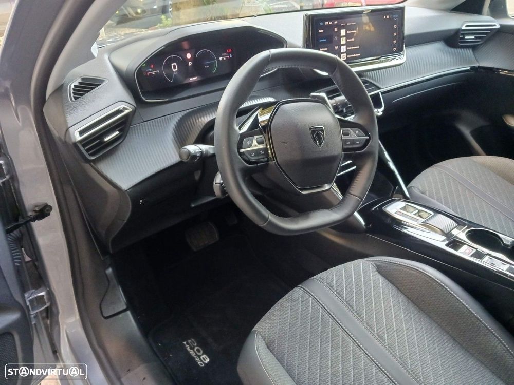 Peugeot 208 1.2 Hybrid Allure e-DCS6 - 29