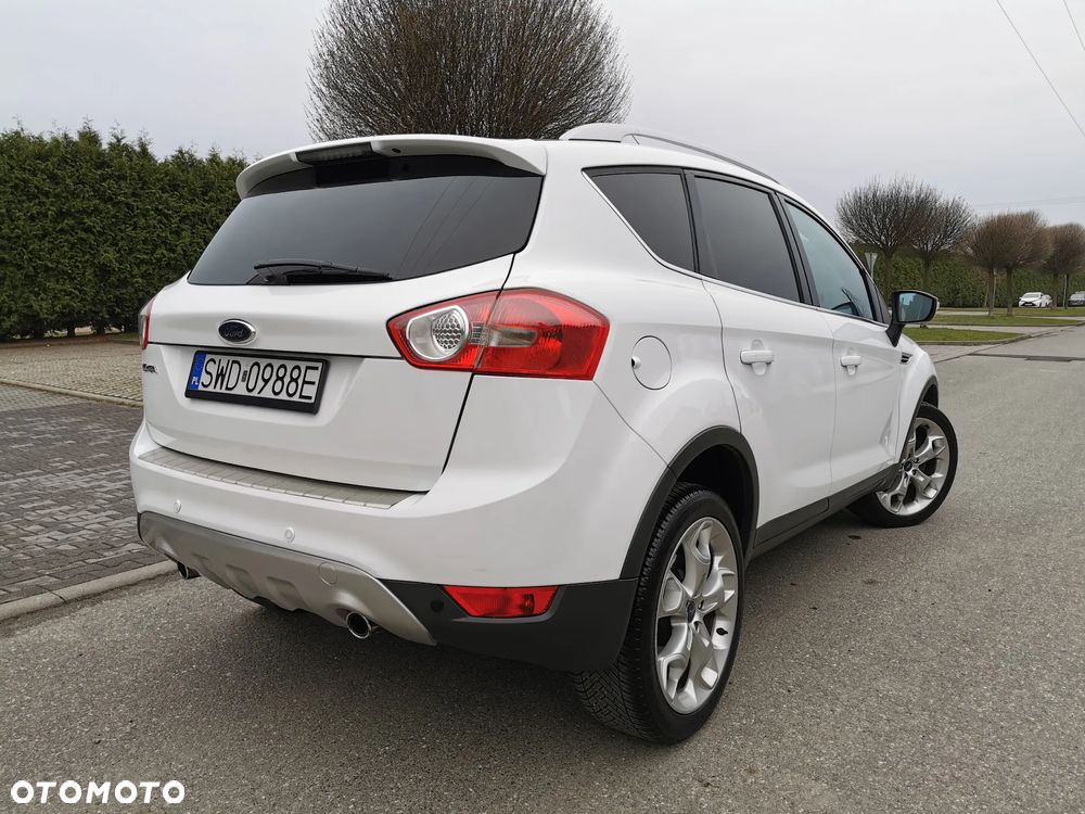 Ford Kuga 2.0 TDCi 2x4 Titanium - 3