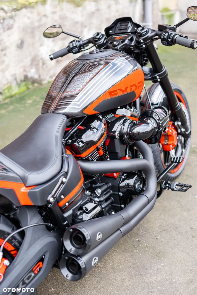 Harley-Davidson Softail FXDR - 16