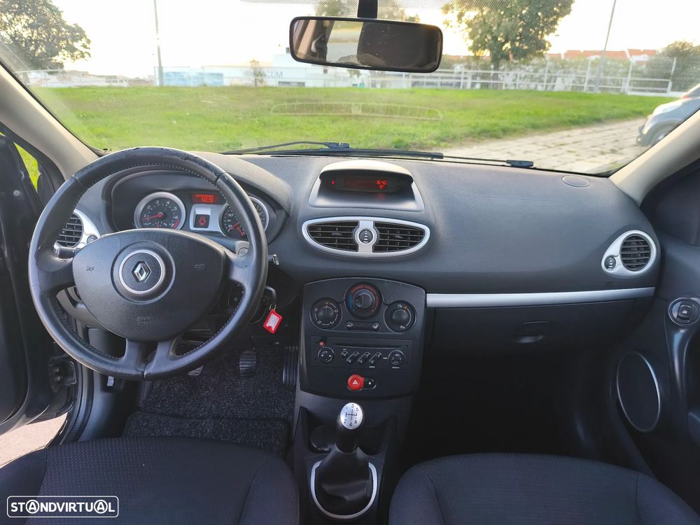Renault Clio 1.2 16V Dynamique - 12