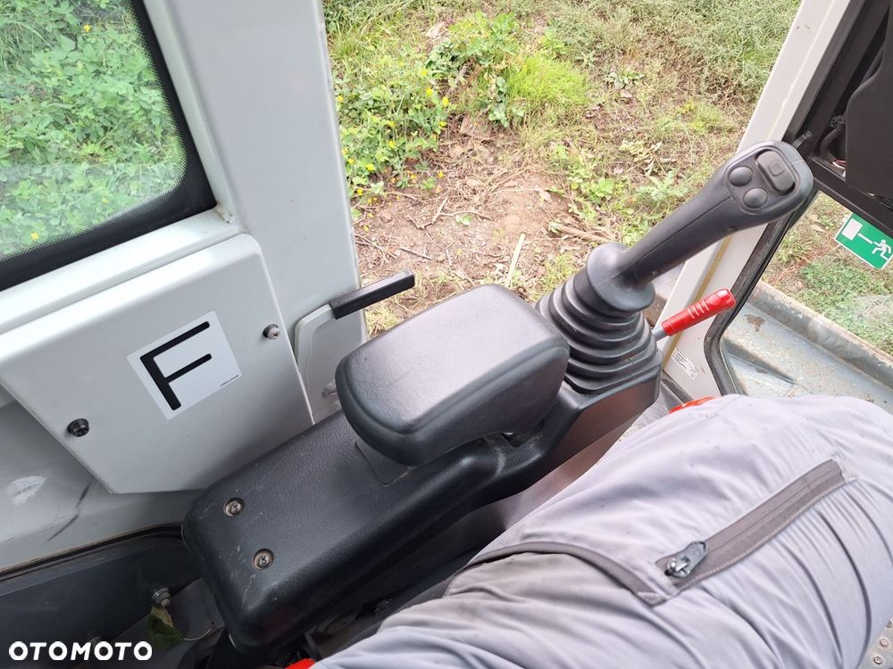 Takeuchi Tb 335 R - 15