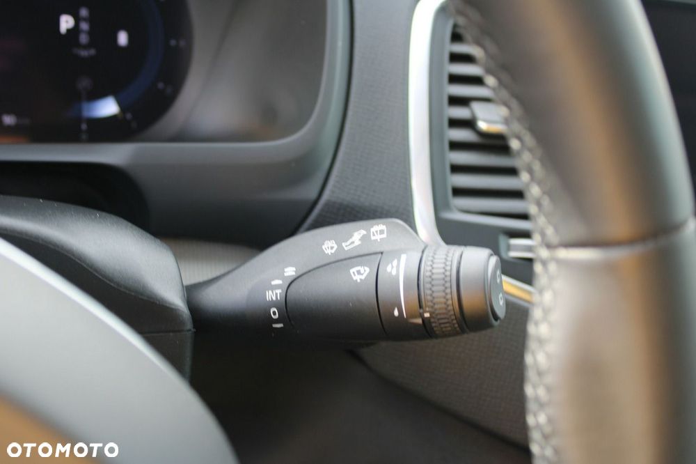 Volvo XC 90 B5 D AWD Geartronic Momentum - 27